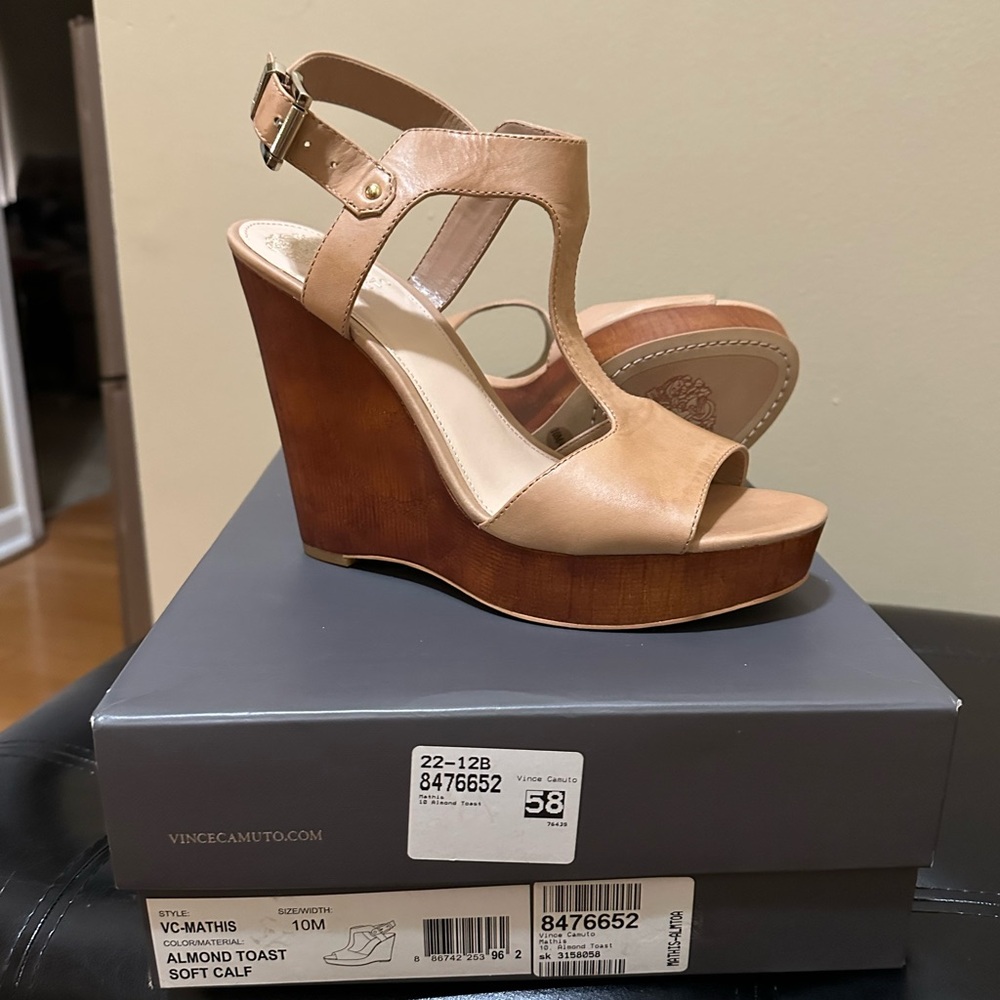 Vince Camuto VC-MATHIS Almond Toast Wedge Sandals with T-Strap Design Sz 10 - Picture 4 of 6